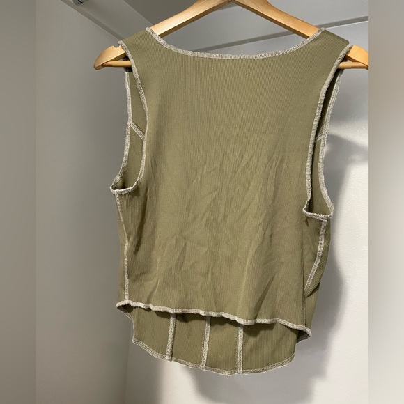 Contour High/Low Tank Top - Picture 2 of 5